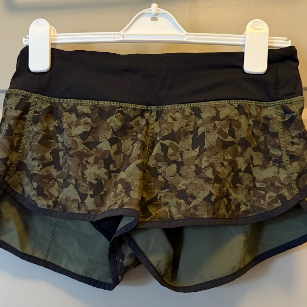 Lululemon Athletica Green and Black Athletic Shorts Performance Layer